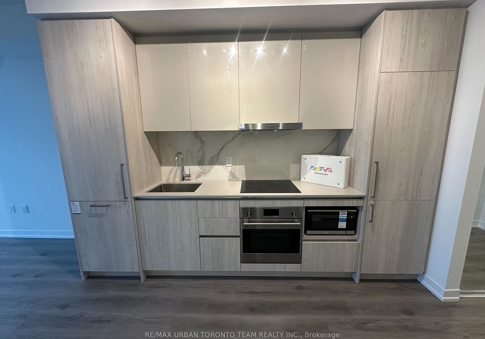 225-commerce-street-vaughan-ontario-n13526770