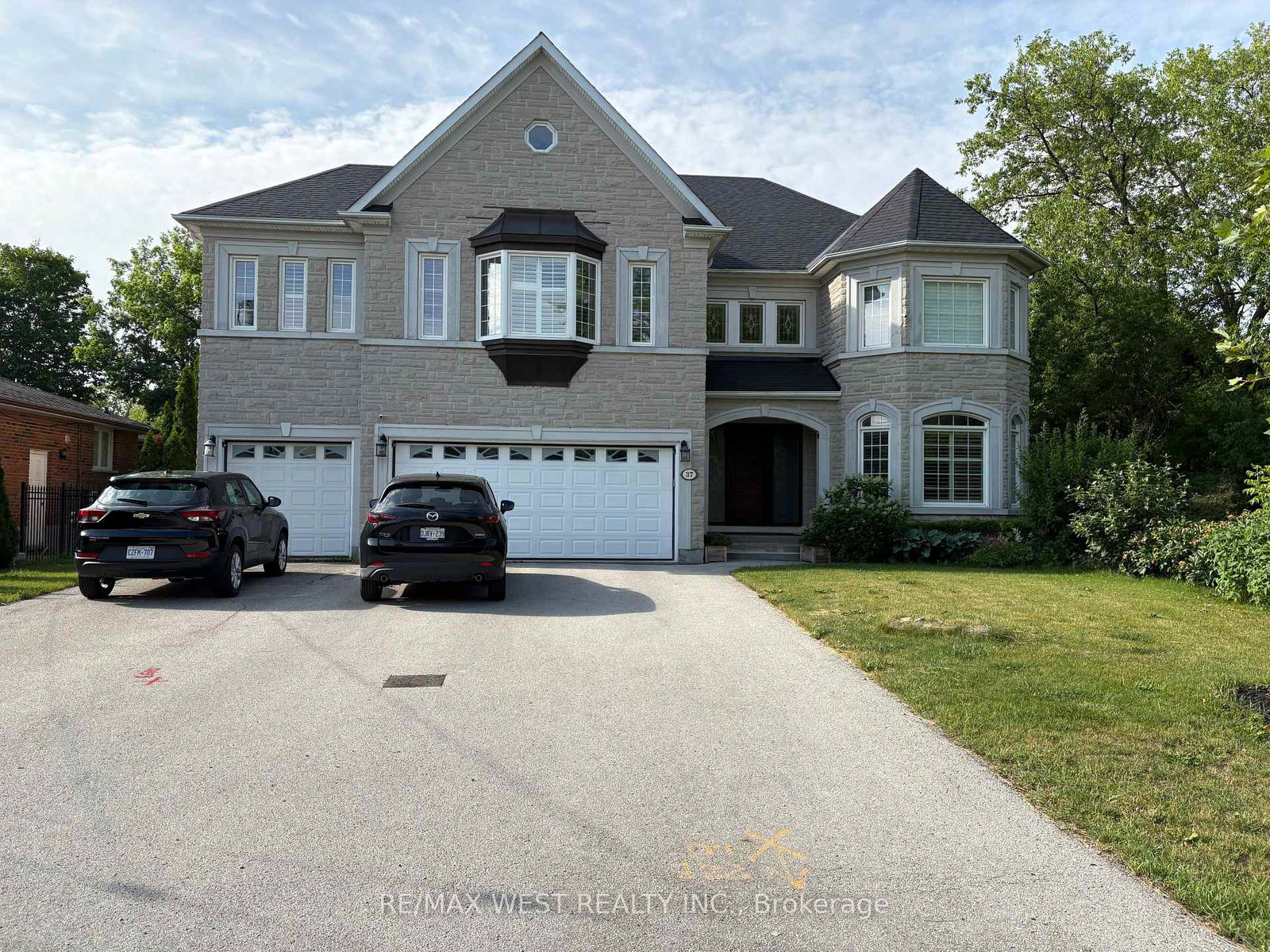 37-maple-grove-avenue-richmond-hill-ontario-n13527218