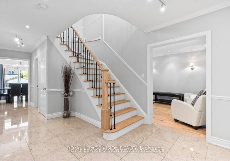 91-princeton-gate-vaughan-ontario-n13527748