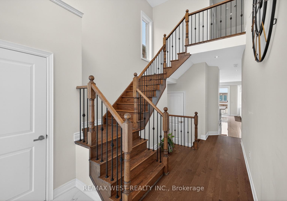 90-watershed-gate-east-gwillimbury-ontario-n13528238
