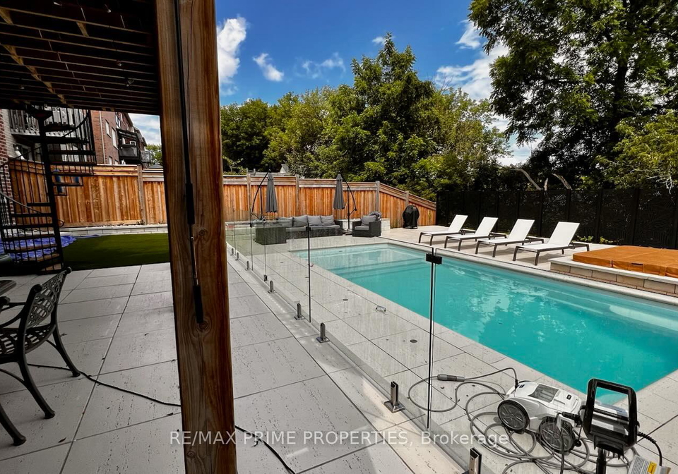 72-ridge-gate-crescent-east-gwillimbury-ontario-n13528948