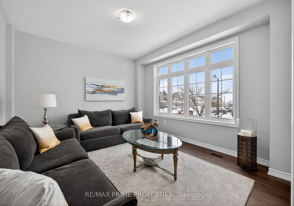 72-ridge-gate-crescent-east-gwillimbury-ontario-n13528948