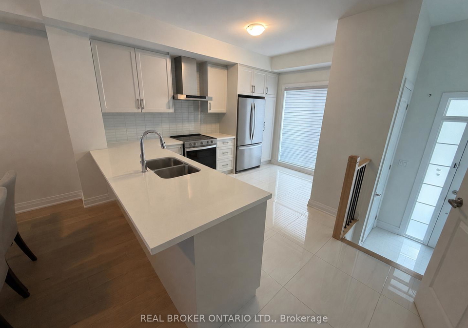 13-maybank-lane-whitchurch-stouffville-ontario-n13529282