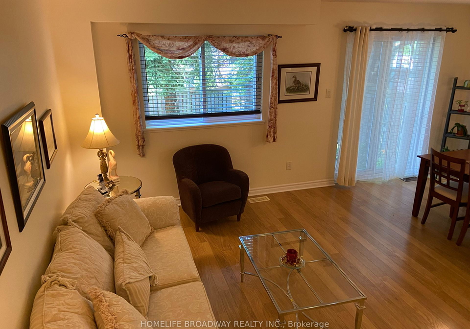 517-jack-giles-circle-newmarket-ontario-n13530040