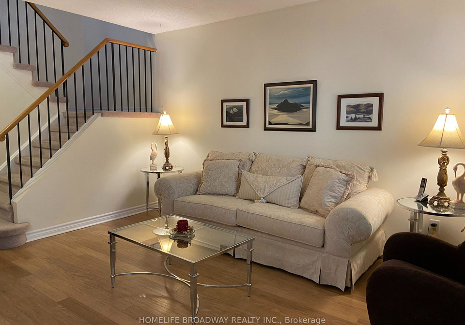 517-jack-giles-circle-newmarket-ontario-n13530040
