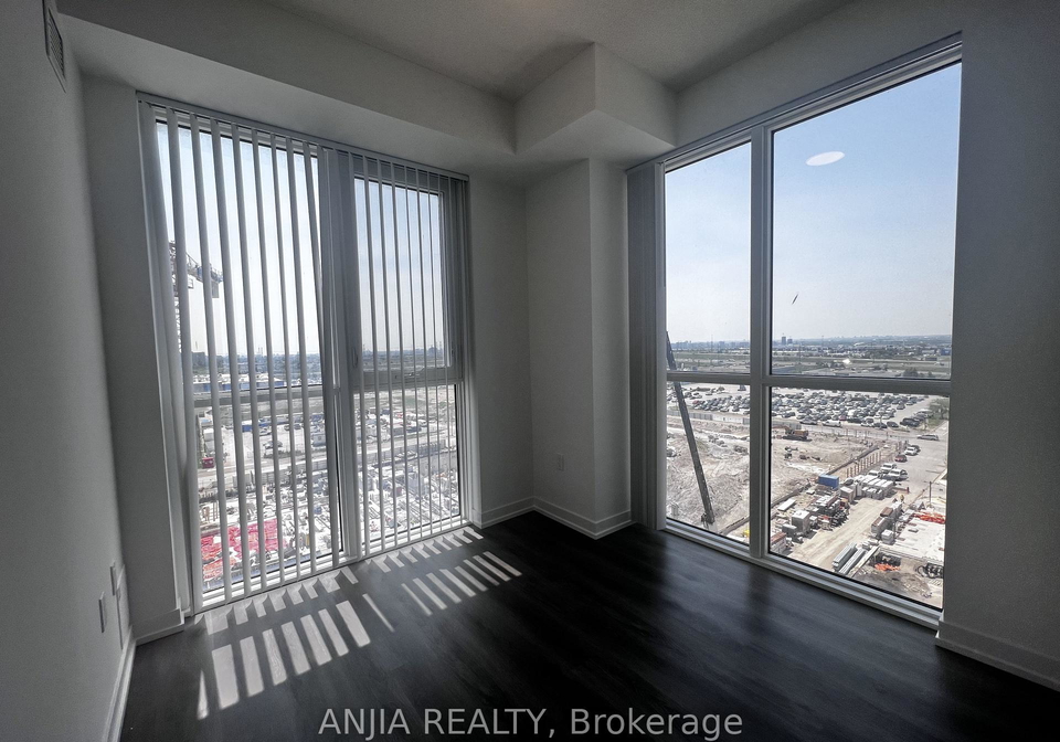 28-interchange-way-vaughan-ontario-n13530604