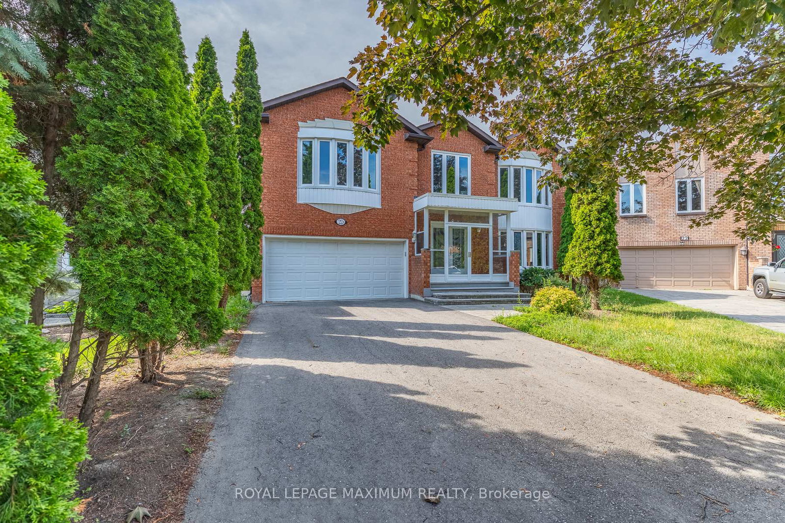 22-a-waltham-crescent-richmond-hill-ontario-n13531248