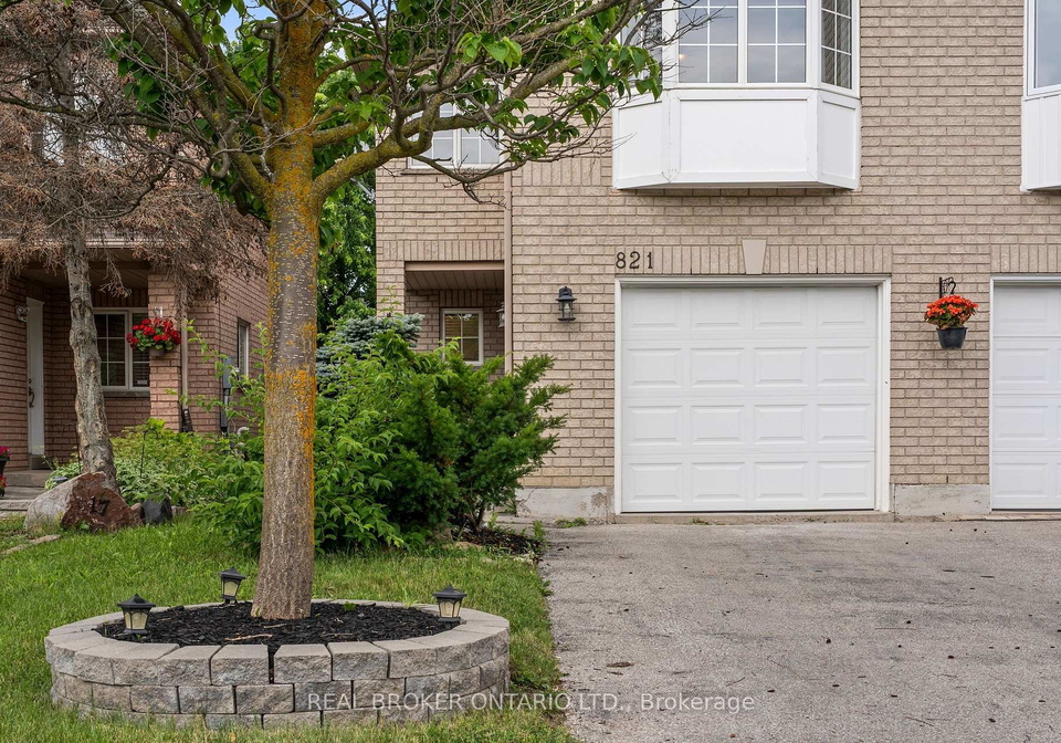821-pucks-place-newmarket-ontario-n13532838