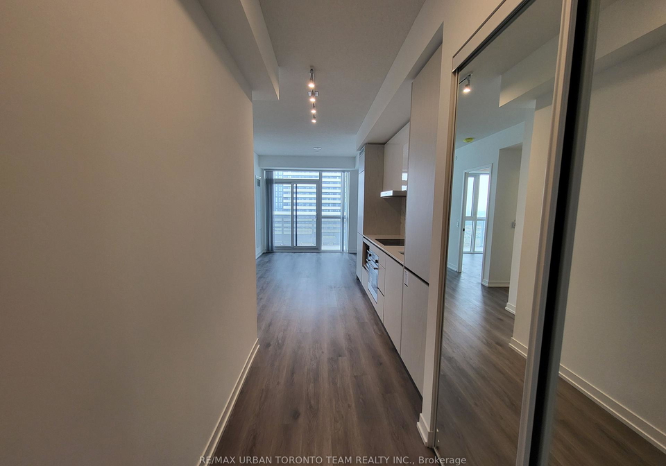 28-interchange-way-vaughan-ontario-n13533600