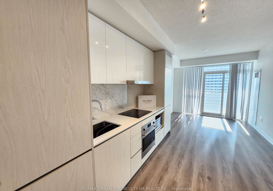 28-interchange-way-vaughan-ontario-n13533850
