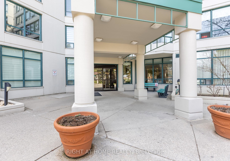 120-promenade-circle-vaughan-ontario-n13535456