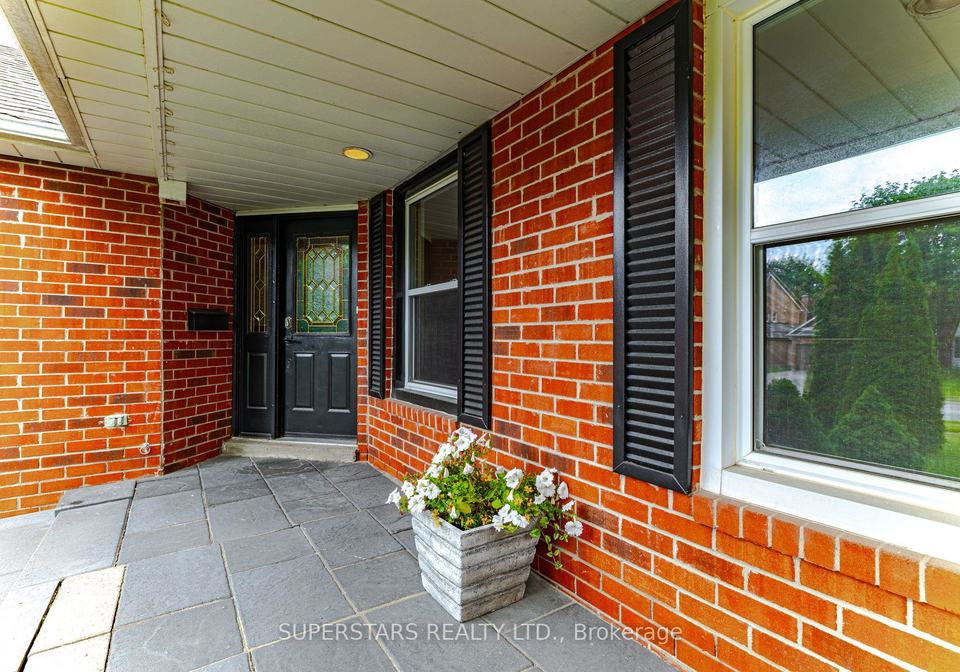 99-peevers-crescent-newmarket-ontario-n13535510