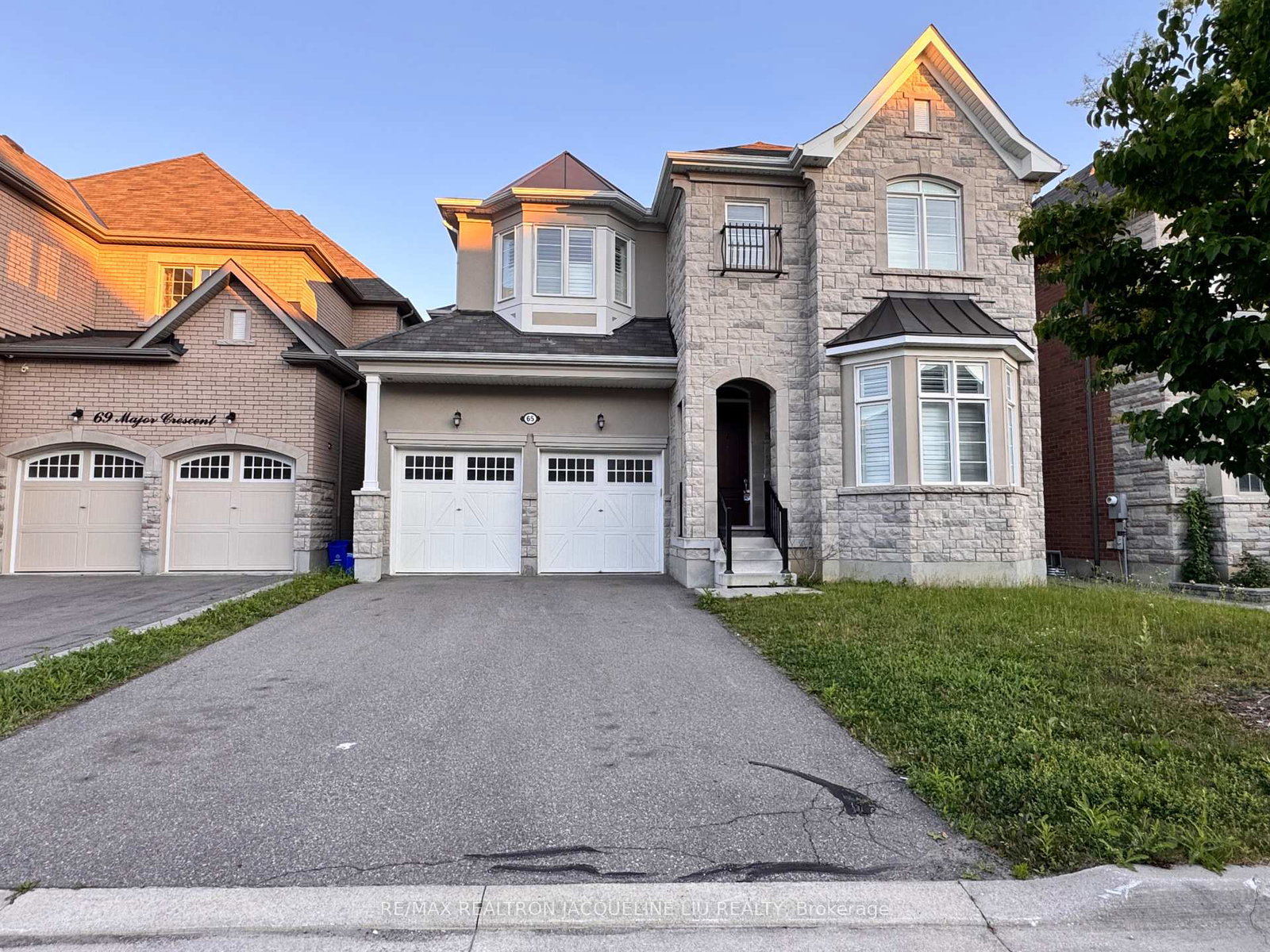 65-major-crescent-aurora-ontario-n13536046