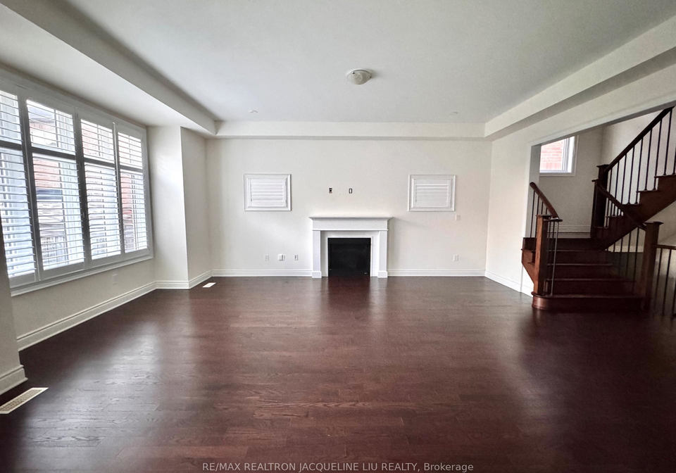 65-major-crescent-aurora-ontario-n13536046