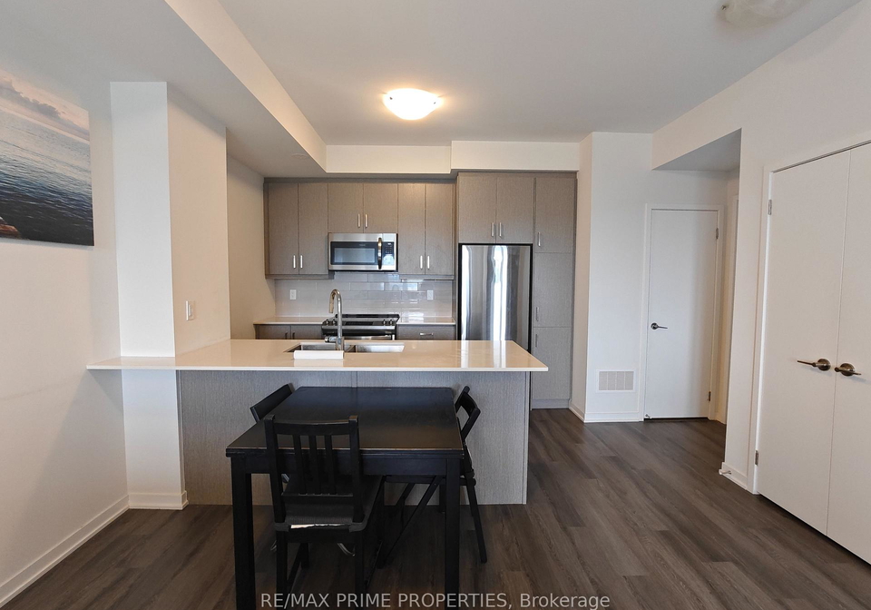 130-honeycrisp-crescent-vaughan-ontario-n13536526