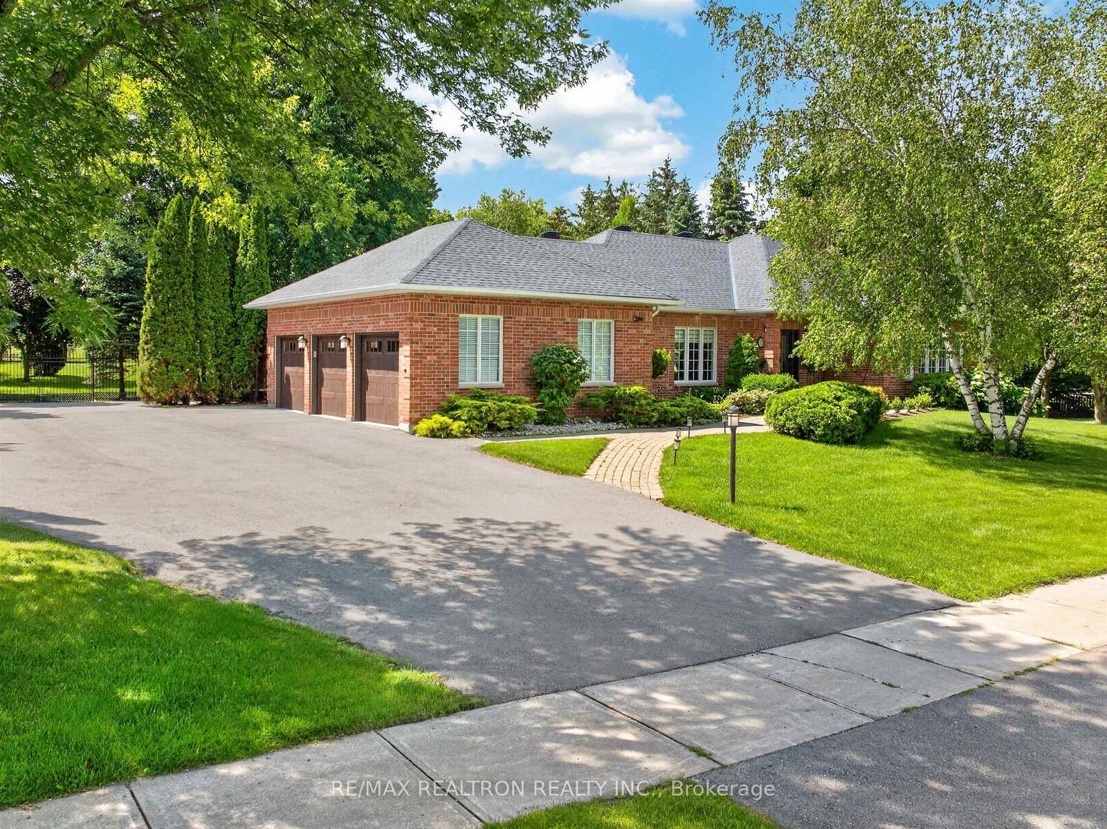 7-maplehyrn-avenue-east-gwillimbury-ontario-n13536704