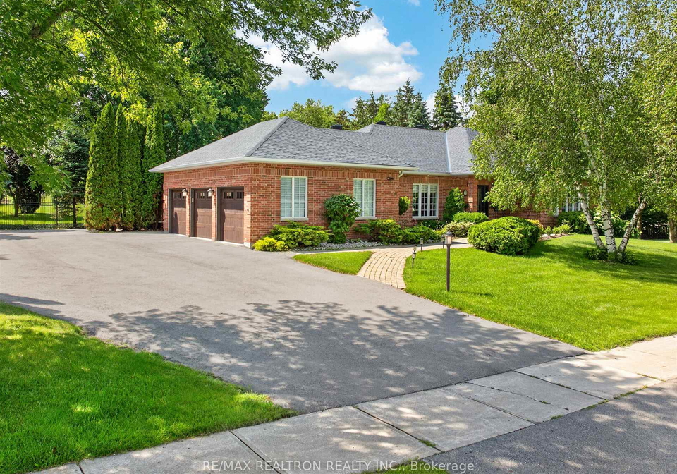 7-maplehyrn-avenue-east-gwillimbury-ontario-n13536704