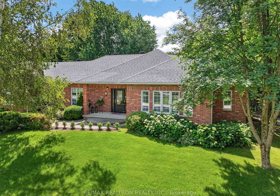 7-maplehyrn-avenue-east-gwillimbury-ontario-n13536704