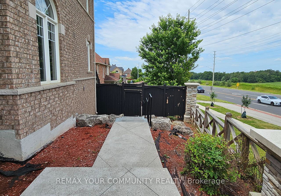 46-courtland-crescent-east-gwillimbury-ontario-n13537742