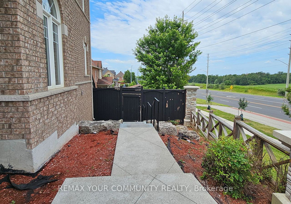 46-courtland-crescent-east-gwillimbury-ontario-n13537742
