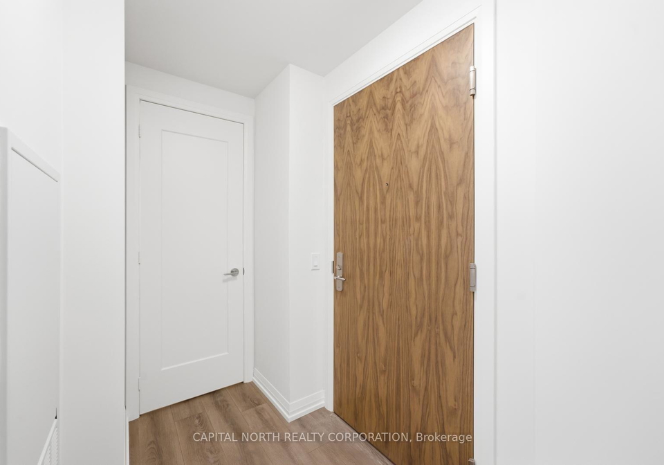 27-korda-gate-vaughan-ontario-n13538962