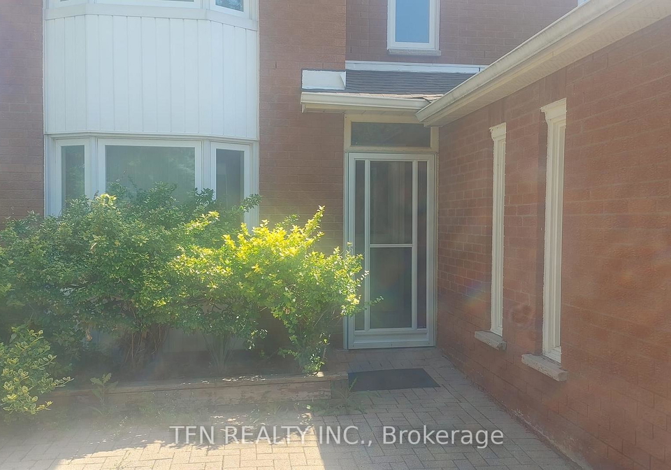 112-trafalgar-square-vaughan-ontario-n13541858