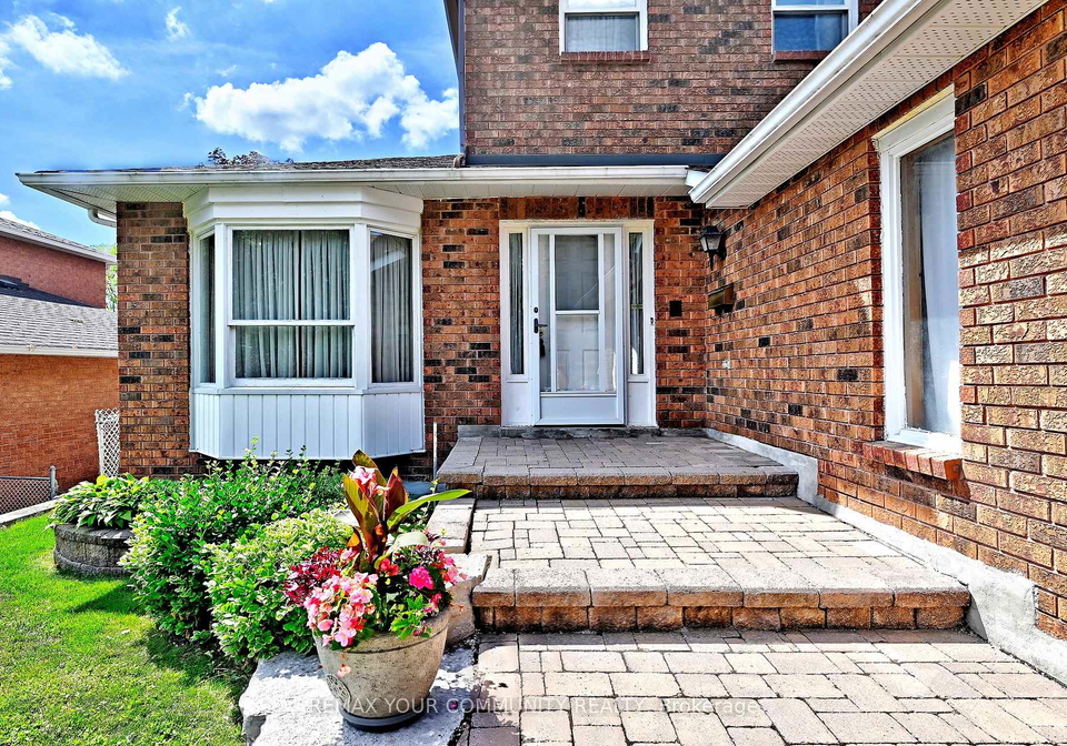 49-tribbling-crescent-aurora-ontario-n13542588