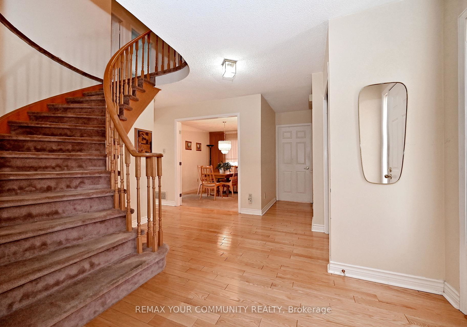 49-tribbling-crescent-aurora-ontario-n13542588