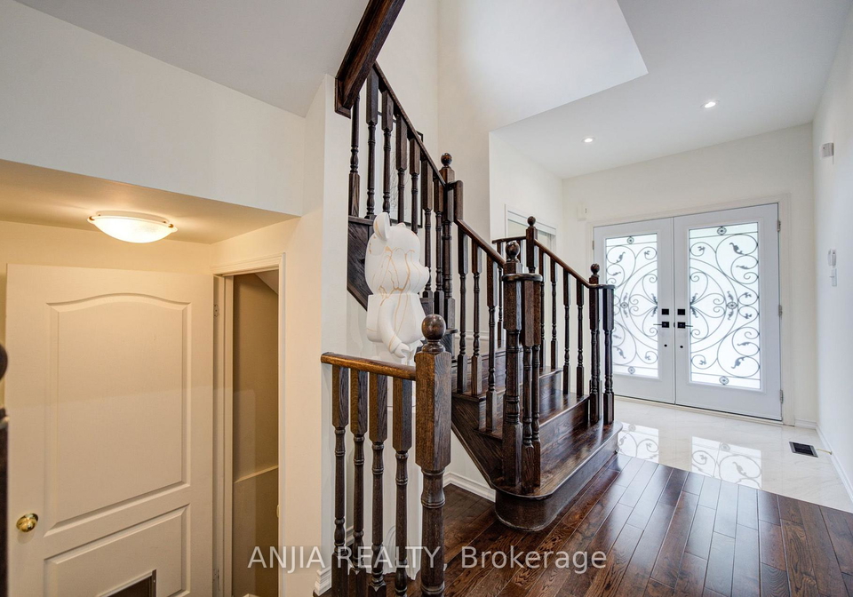 106-vera-lynn-crescent-whitchurch-stouffville-ontario-n13543292