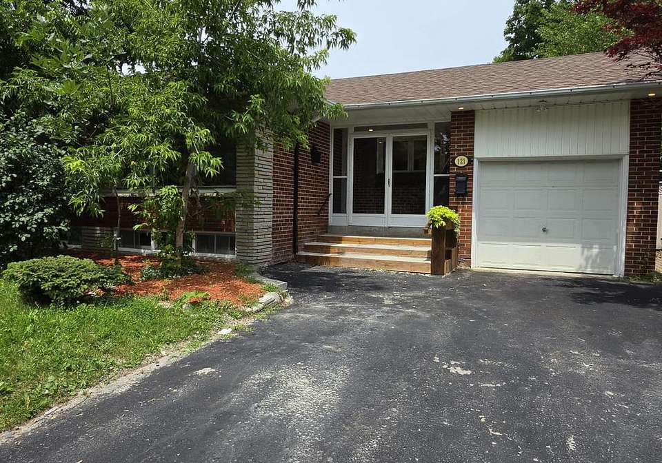 121-trayborn-drive-richmond-hill-ontario-n13543636