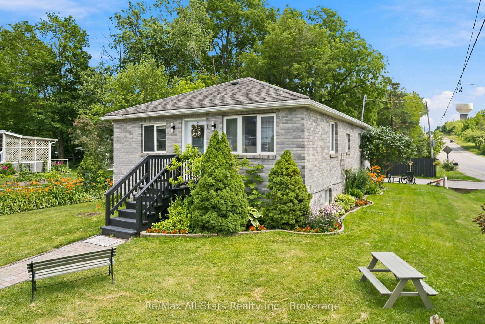1-maple-grove-street-whitchurch-stouffville-ontario-n13543866