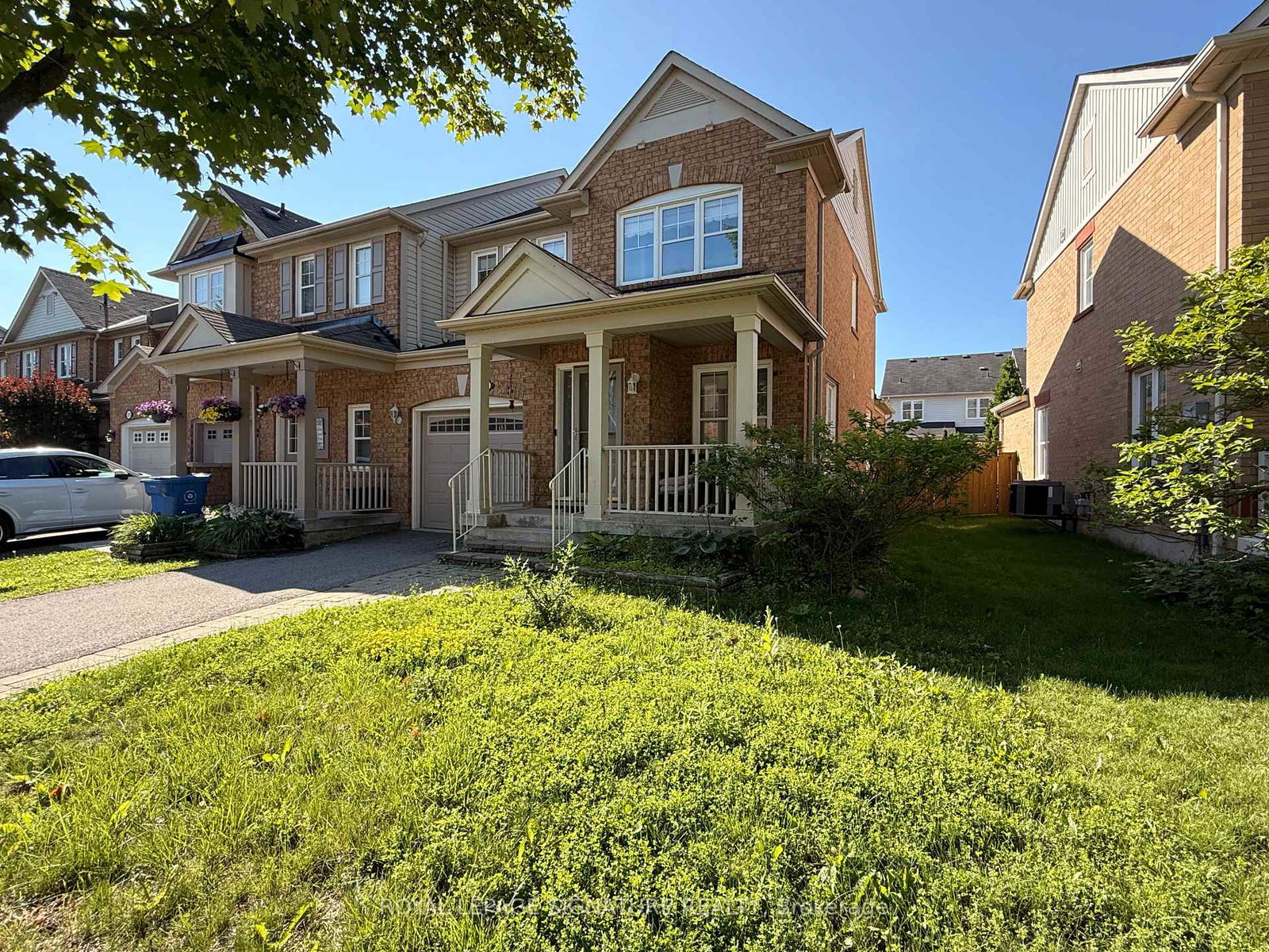 211-chilcott-crescent-newmarket-ontario-n13543914