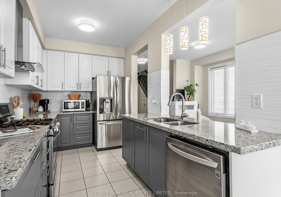 11-constable-street-aurora-ontario-n13546082