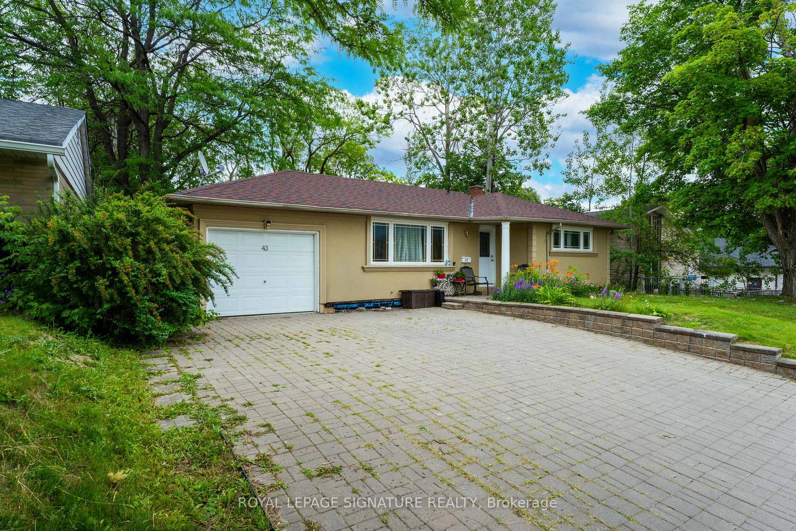 43-parkside-drive-newmarket-ontario-n13546274