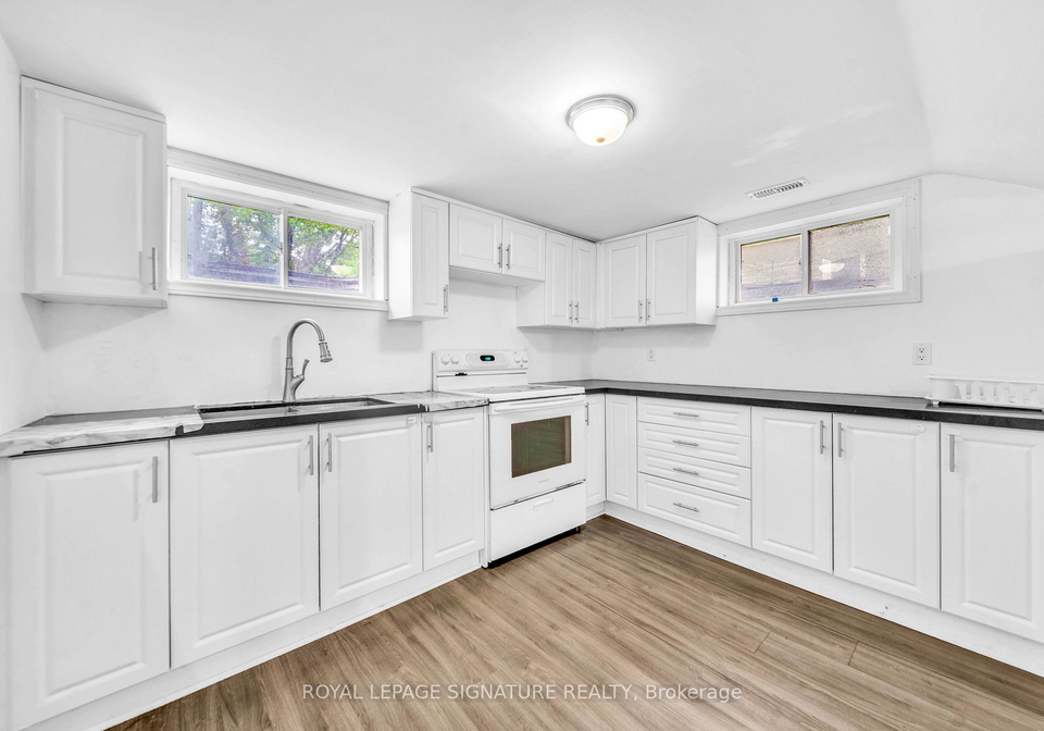 43-parkside-drive-newmarket-ontario-n13546274