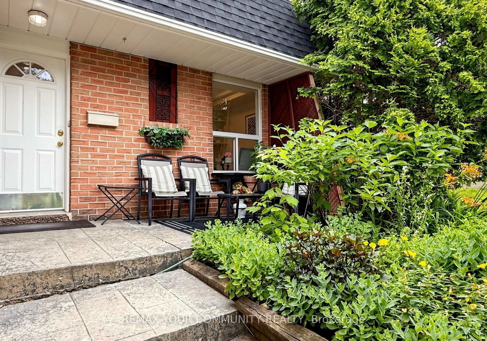276-currey-crescent-newmarket-ontario-n13547138