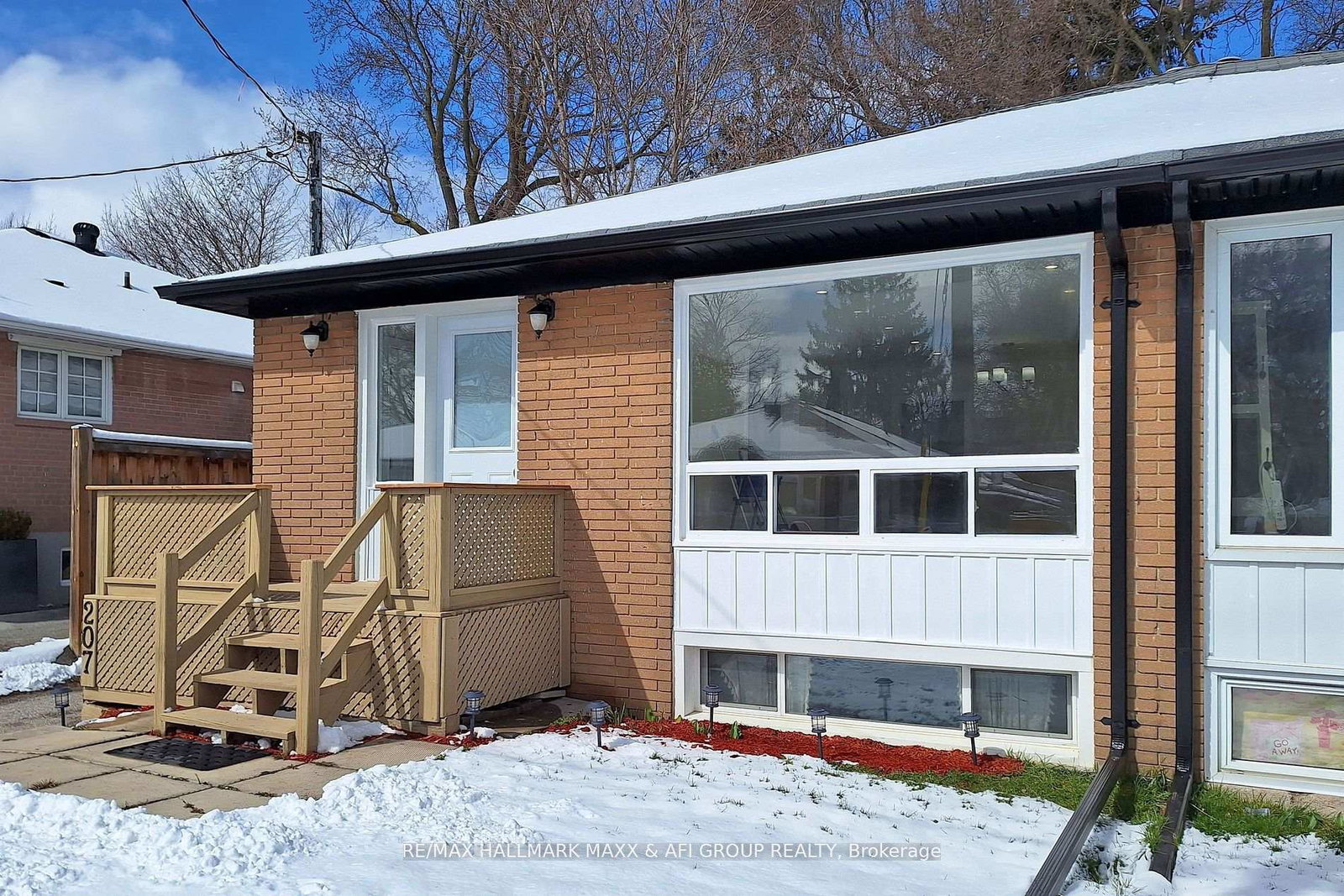 207-septonne-avenue-newmarket-ontario-n13548458