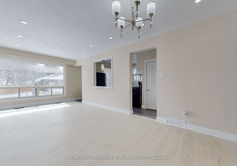 207-septonne-avenue-newmarket-ontario-n13548458