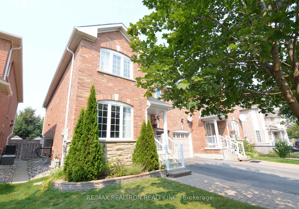 129-trailhead-avenue-newmarket-ontario-n13548824