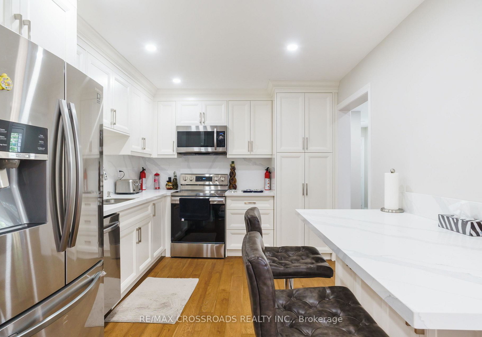 50-widdifield-avenue-newmarket-ontario-n13549440