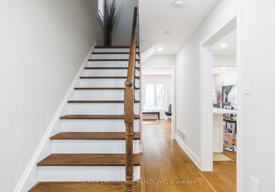50-widdifield-avenue-newmarket-ontario-n13549440