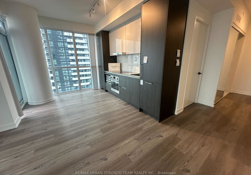 225-commerce-street-vaughan-ontario-n13549676