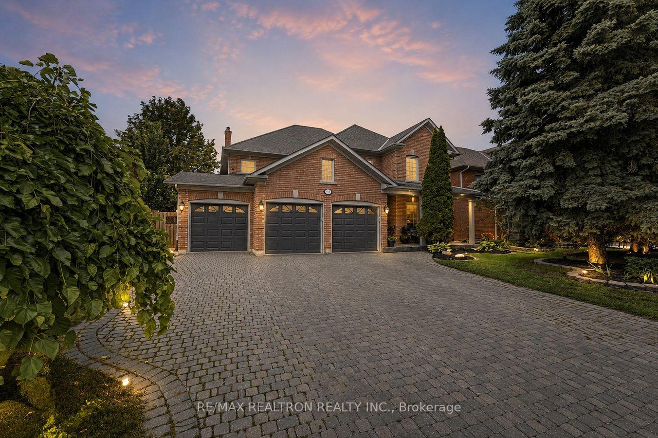 653-exceller-circle-newmarket-ontario-n13549860
