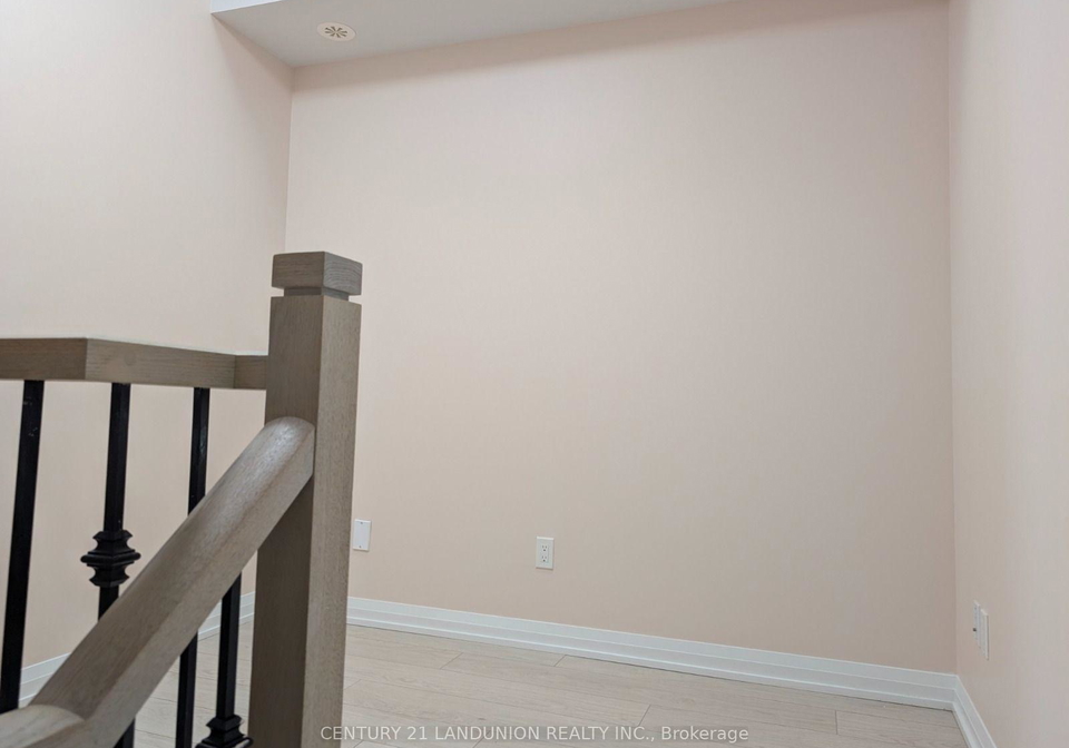 1050-portage-parkway-vaughan-ontario-n13552232