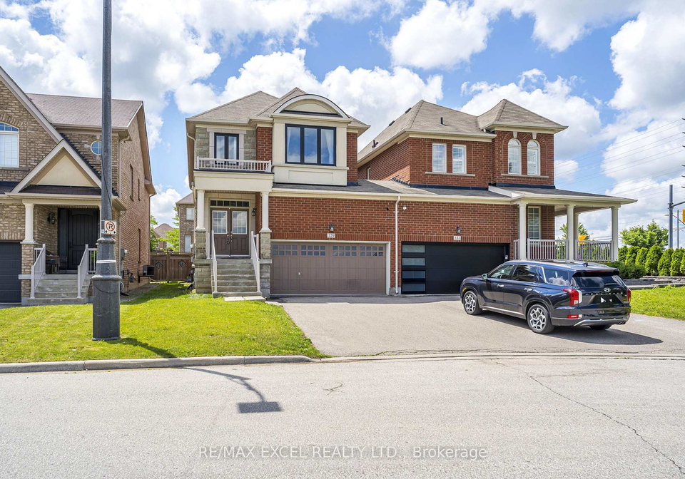 129-lewis-honey-drive-aurora-ontario-n13552300
