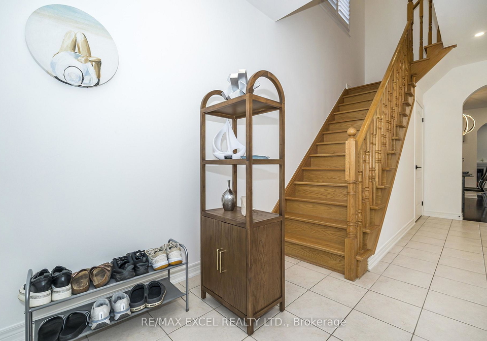 129-lewis-honey-drive-aurora-ontario-n13552300