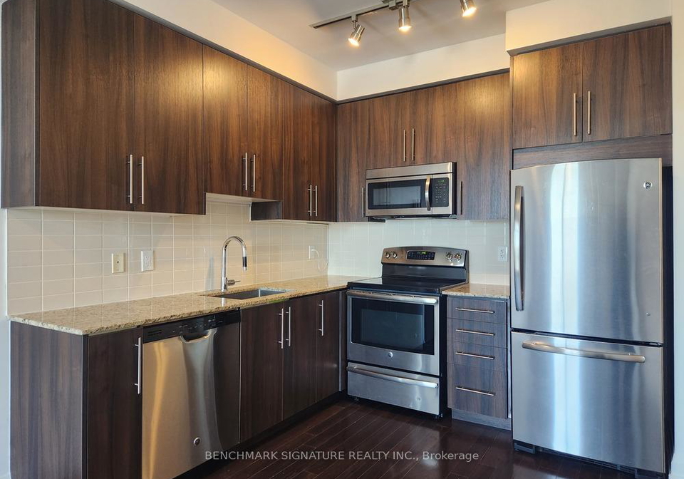 7161-yonge-street-markham-ontario-n13552444