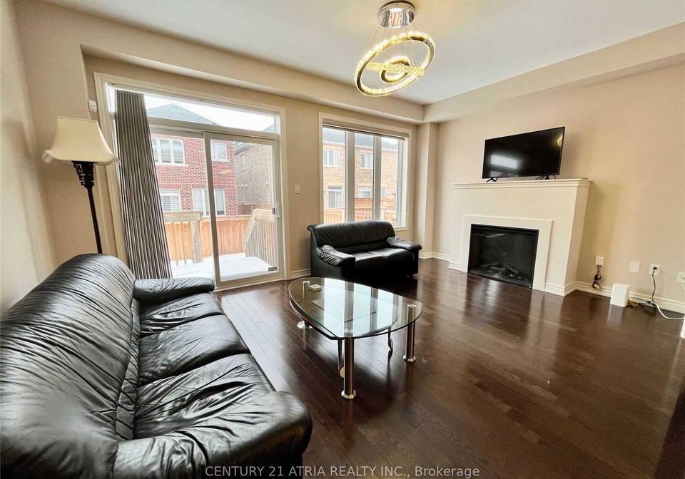 12-constable-street-aurora-ontario-n13553470