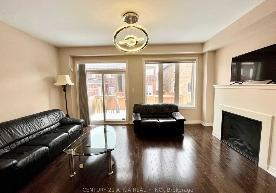 12-constable-street-aurora-ontario-n13553470