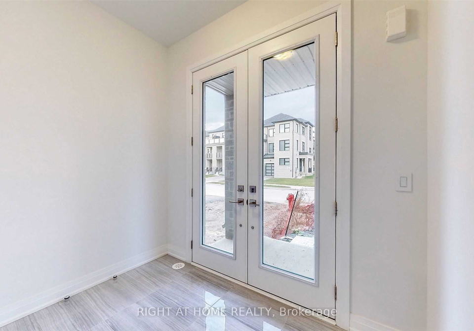 235-vermont-avenue-newmarket-ontario-n13555404